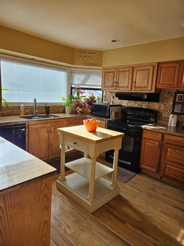 3421 N Center Rd, Millwood, WA 99212
