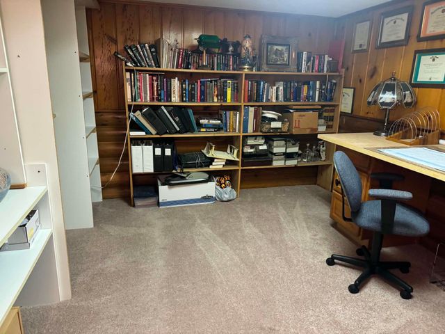 3421 N Center Rd, Millwood, WA 99212