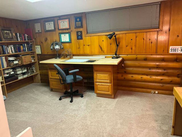 3421 N Center Rd, Millwood, WA 99212