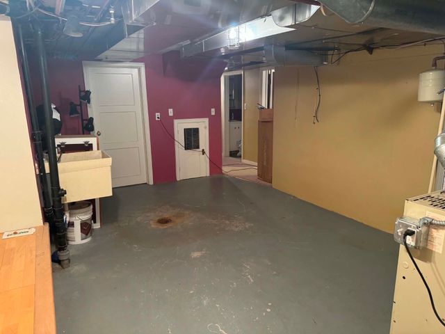 3421 N Center Rd, Millwood, WA 99212