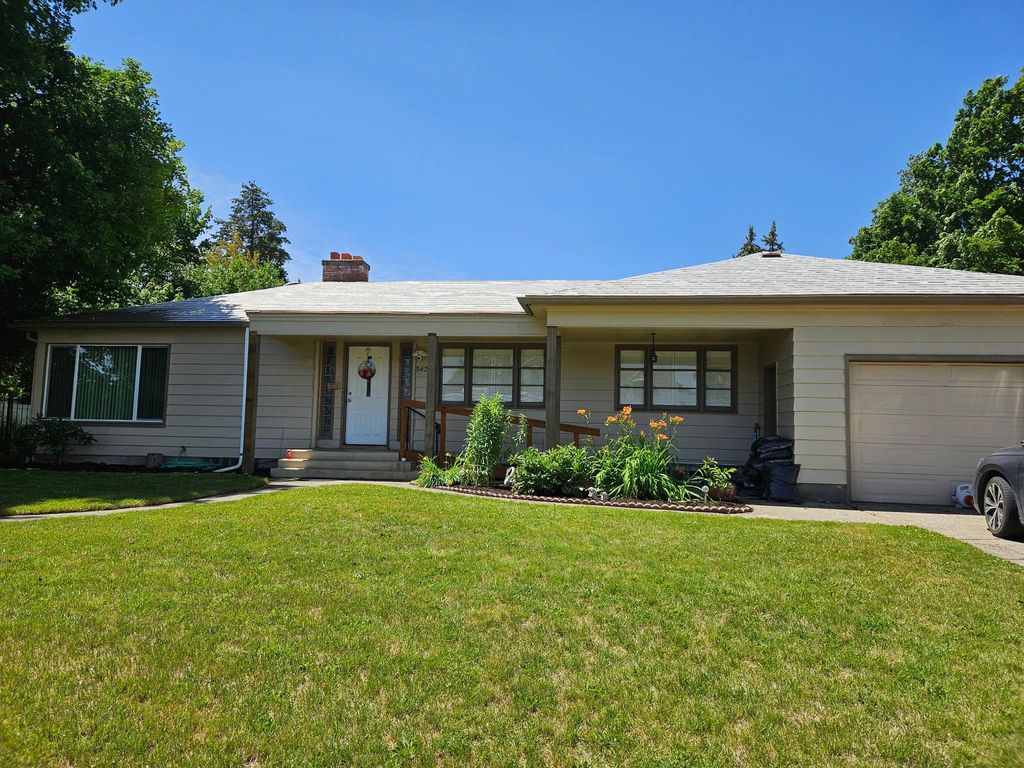3421 N Center Rd, Millwood, WA 99212