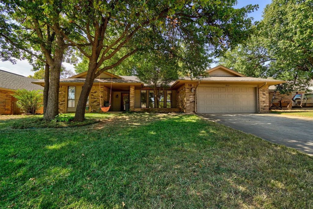 2513 Brookhaven Drive, Edmond, OK 73034
