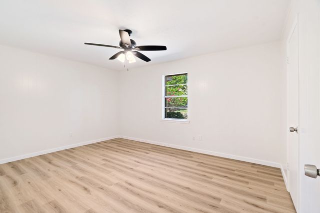351 NE 6th, Paris, TX 75460