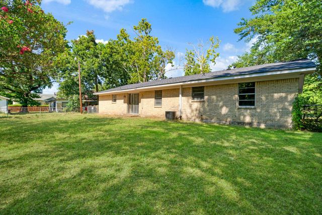 351 NE 6th, Paris, TX 75460