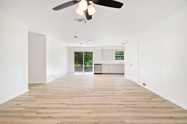 351 NE 6th, Paris, TX 75460