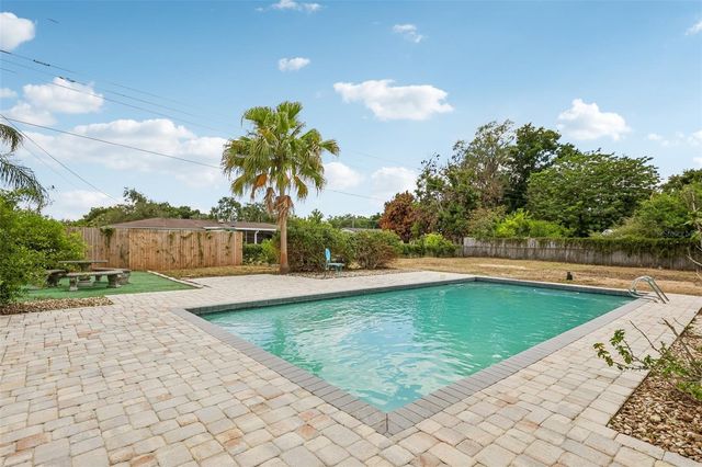1607 LARK LANE, Brandon, FL 33510