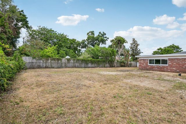 1607 LARK LANE, Brandon, FL 33510