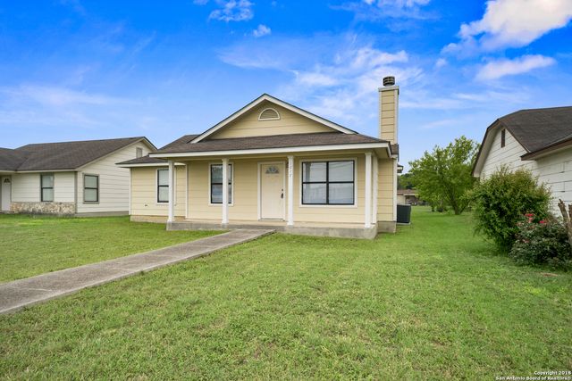 1017 SCHERTZ PKWY, Schertz, TX 78154