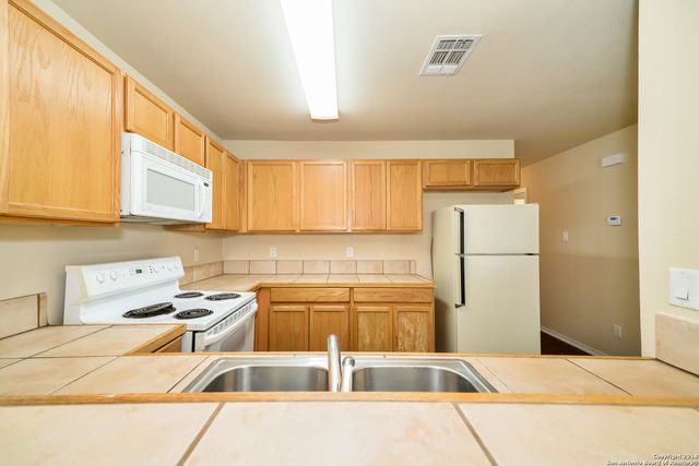 1017 SCHERTZ PKWY, Schertz, TX 78154