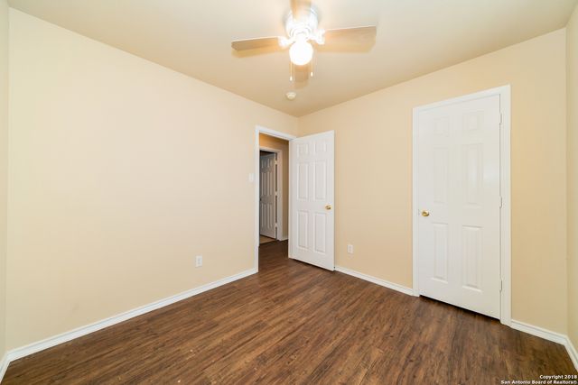 1017 SCHERTZ PKWY, Schertz, TX 78154