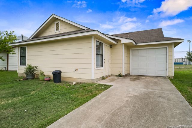 1017 SCHERTZ PKWY, Schertz, TX 78154