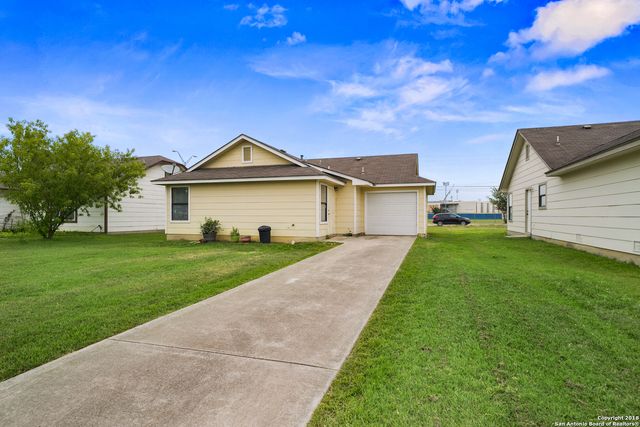 1017 SCHERTZ PKWY, Schertz, TX 78154