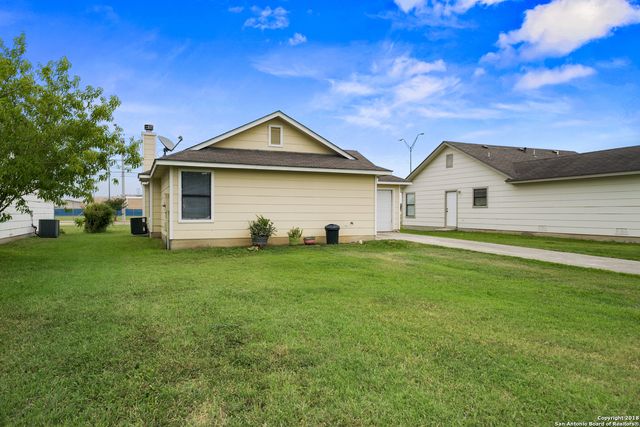 1017 SCHERTZ PKWY, Schertz, TX 78154