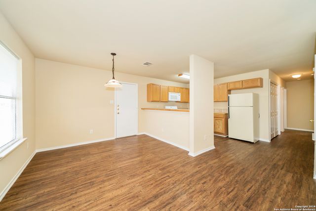 1017 SCHERTZ PKWY, Schertz, TX 78154