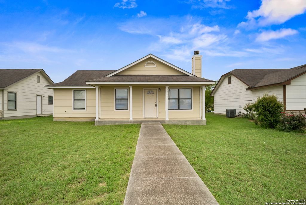 1017 SCHERTZ PKWY, Schertz, TX 78154