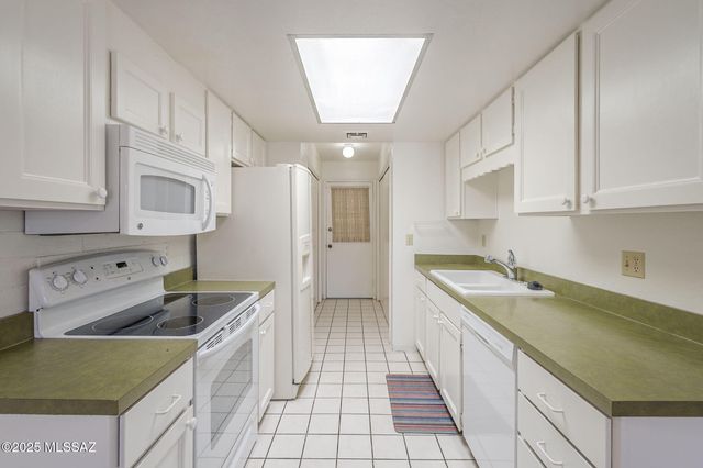 261 W Placita De Los Anillos, Green Valley, AZ 85614