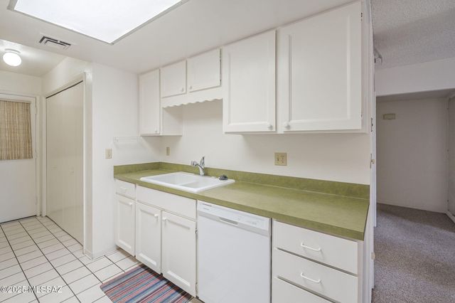 261 W Placita De Los Anillos, Green Valley, AZ 85614