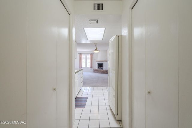 261 W Placita De Los Anillos, Green Valley, AZ 85614