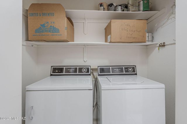 261 W Placita De Los Anillos, Green Valley, AZ 85614