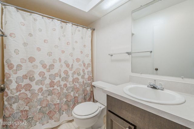 261 W Placita De Los Anillos, Green Valley, AZ 85614