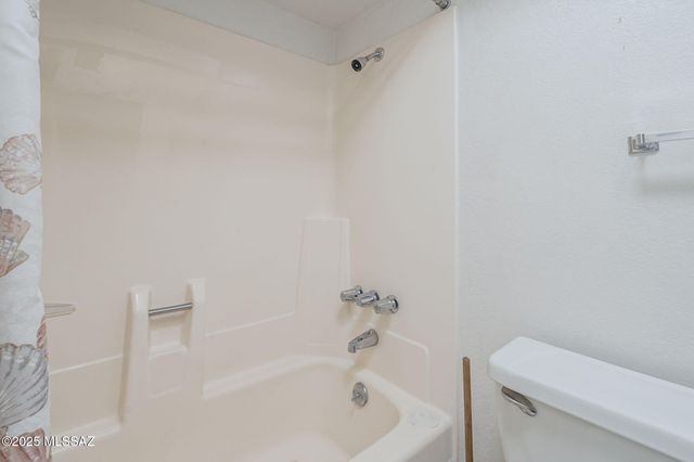 261 W Placita De Los Anillos, Green Valley, AZ 85614