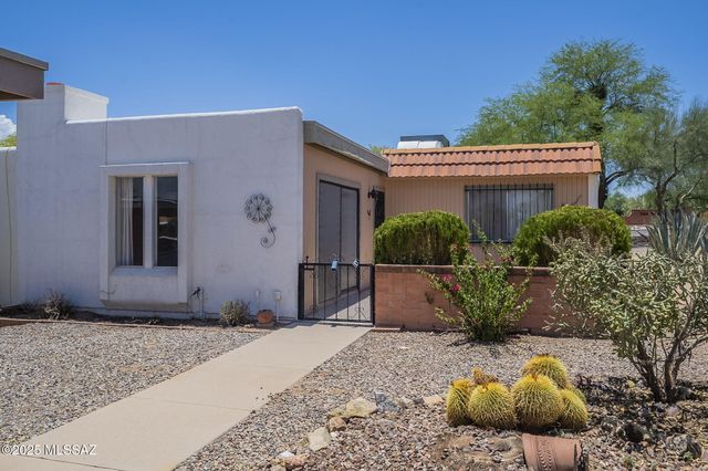 261 W Placita De Los Anillos, Green Valley, AZ 85614