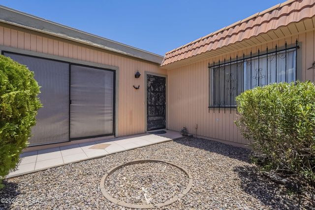 261 W Placita De Los Anillos, Green Valley, AZ 85614