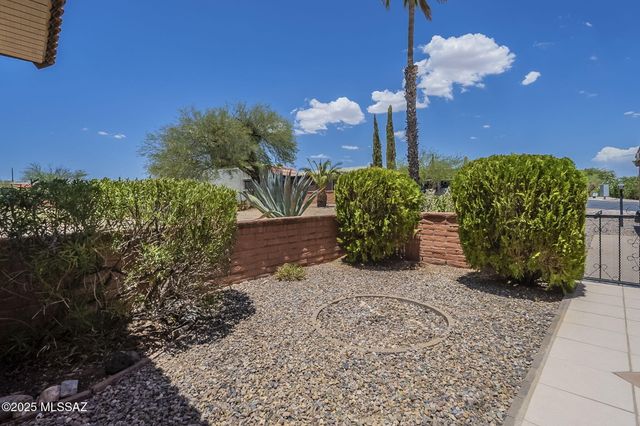 261 W Placita De Los Anillos, Green Valley, AZ 85614