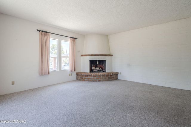 261 W Placita De Los Anillos, Green Valley, AZ 85614