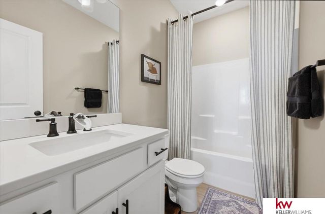 2109 Hedgeapple Road, Plattsmouth, NE 68048