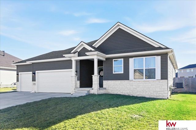 2109 Hedgeapple Road, Plattsmouth, NE 68048
