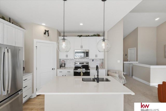 2109 Hedgeapple Road, Plattsmouth, NE 68048