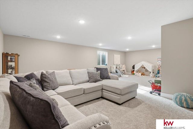 2109 Hedgeapple Road, Plattsmouth, NE 68048