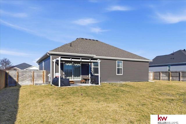 2109 Hedgeapple Road, Plattsmouth, NE 68048