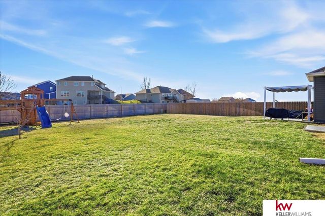 2109 Hedgeapple Road, Plattsmouth, NE 68048