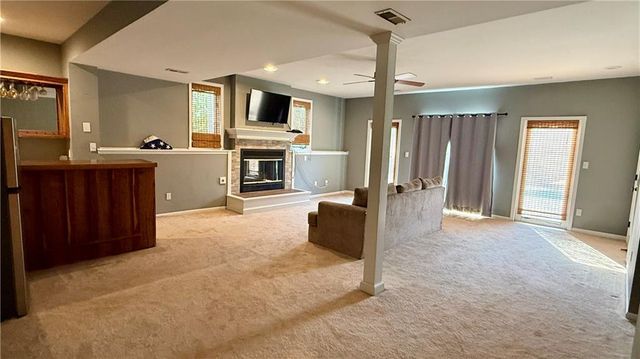 1515 Sugarland Parkway, Pleasant Hill, MO 64080