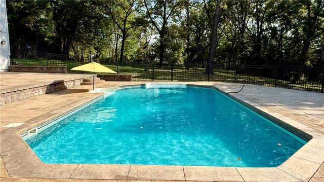 1515 Sugarland Parkway, Pleasant Hill, MO 64080