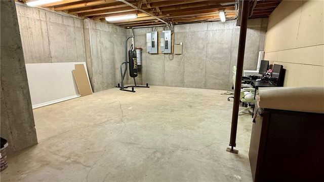 1515 Sugarland Parkway, Pleasant Hill, MO 64080