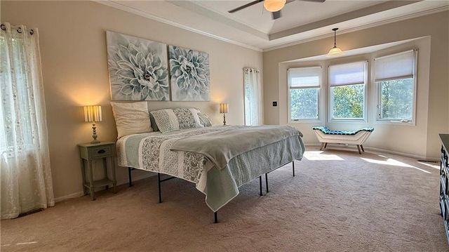 1515 Sugarland Parkway, Pleasant Hill, MO 64080