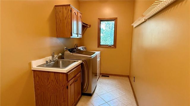 1515 Sugarland Parkway, Pleasant Hill, MO 64080
