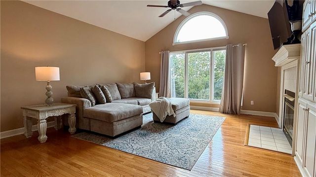 1515 Sugarland Parkway, Pleasant Hill, MO 64080