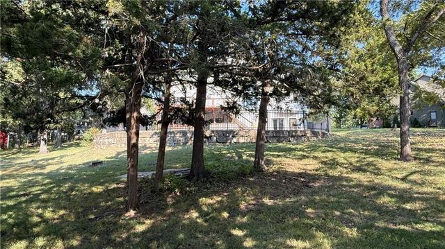 1515 Sugarland Parkway, Pleasant Hill, MO 64080