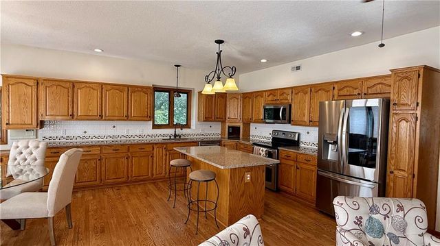 1515 Sugarland Parkway, Pleasant Hill, MO 64080