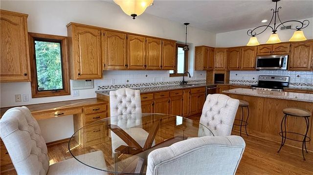 1515 Sugarland Parkway, Pleasant Hill, MO 64080