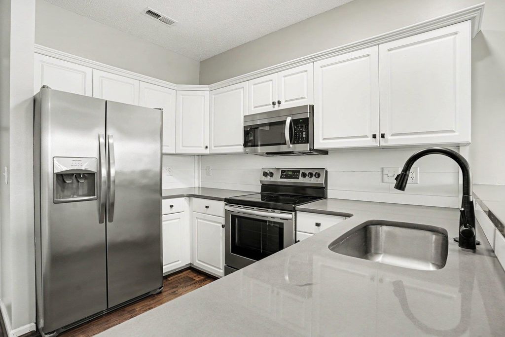 2020 Cross Gate Blvd Unit 302, Myrtle Beach, SC 29575 — photo 3