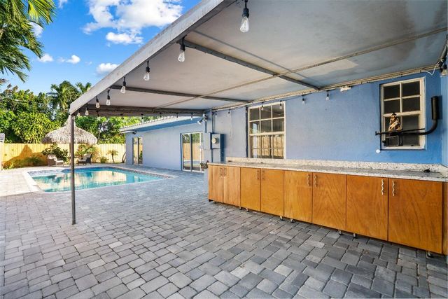 1716 NE 17th Avenue, Fort Lauderdale, FL 33305