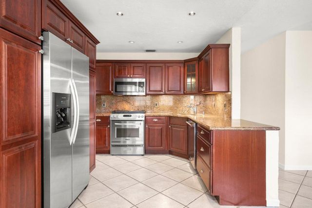 1716 NE 17th Avenue, Fort Lauderdale, FL 33305