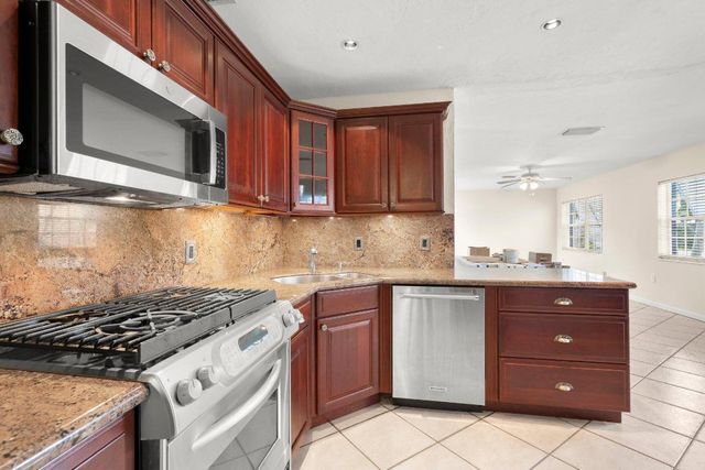 1716 NE 17th Avenue, Fort Lauderdale, FL 33305