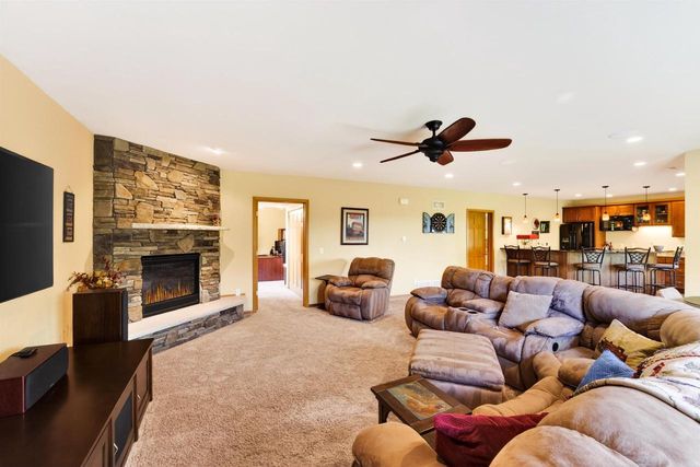 210 Monte Cristo Circle, Verona, WI 53593