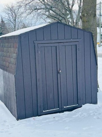 407 E Lincoln Avenue, Reed City, MI 49677